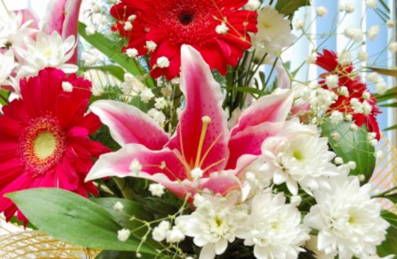 beautiful bouquet of daisies and lillies