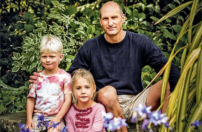 Jim Hinch and his children