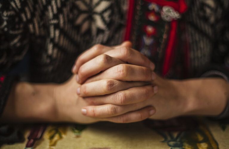 A prayer that pushes us. Photo lofilolo, Thinkstock.