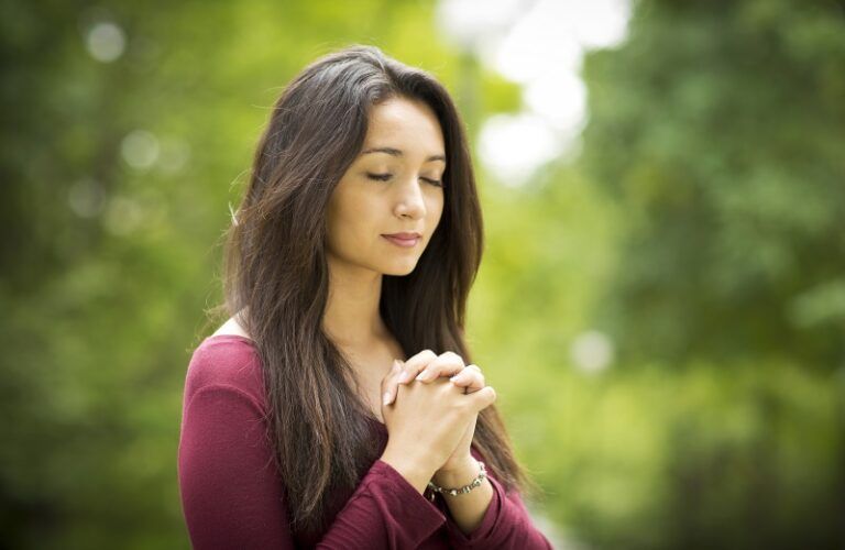 woman praying