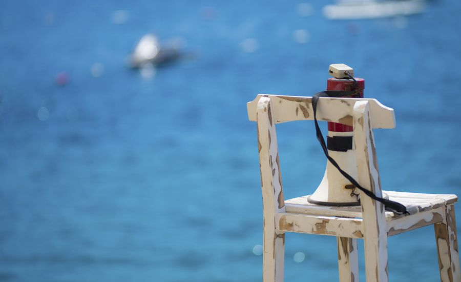 Beach bullhorn, Thinkstock.