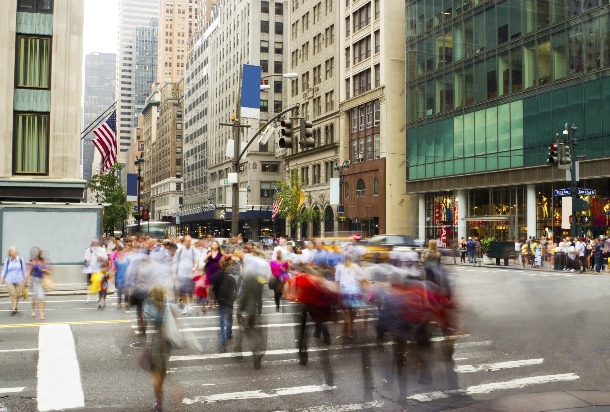 Busy city street. Thinkstock.