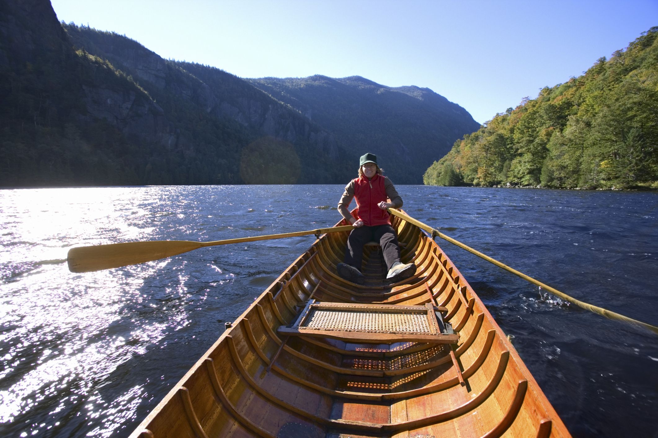 Canoeing on a lake. Thinkstock.