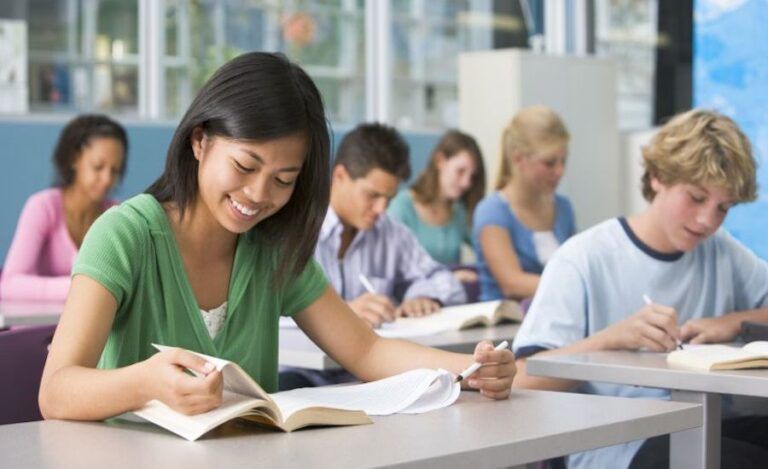 Teens in class. Photo: 123RF(r)