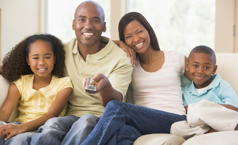 Family watching TV. (Thinkstock)