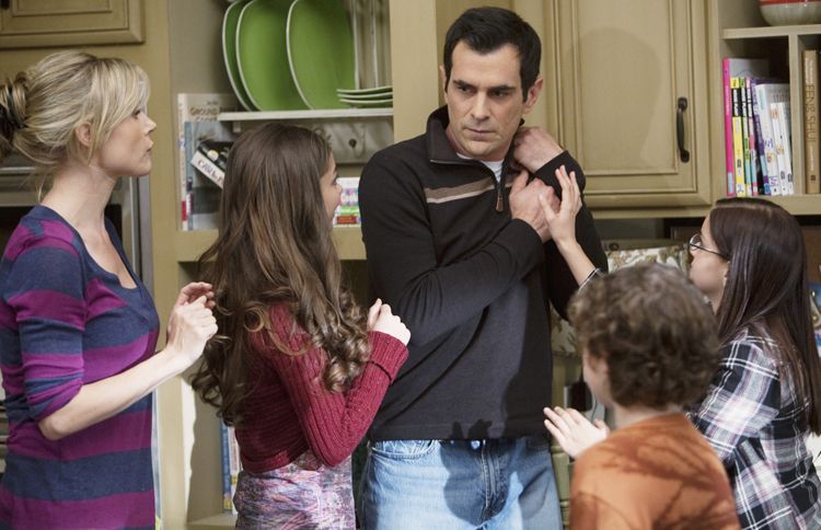 Ty Burrell (center) as Phil Dunphy on Modern Family