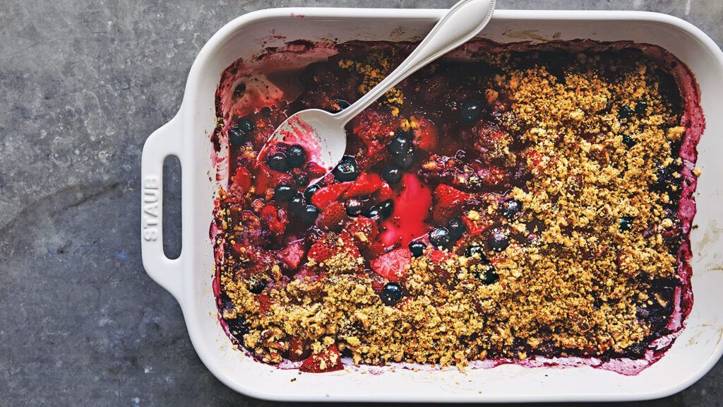 Berry-Chia Breakfast Crisp