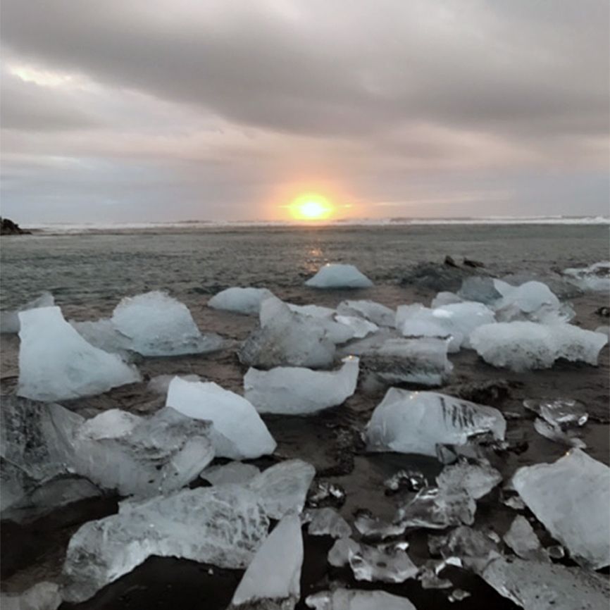 Watching the sun rise over the Jökulsárlón glacier lagoon