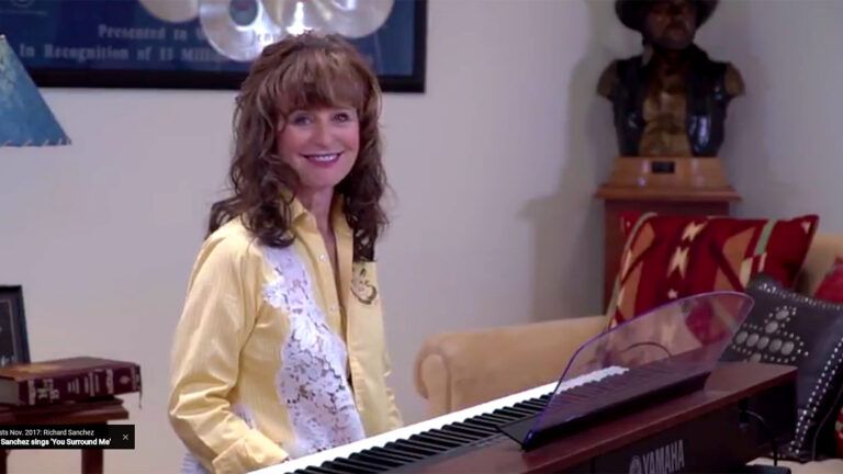 Singer-songwriter Jessi Colter