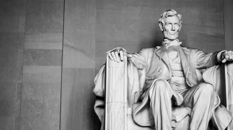 Statue of Abraham Lincoln signifying a presidents day devotion