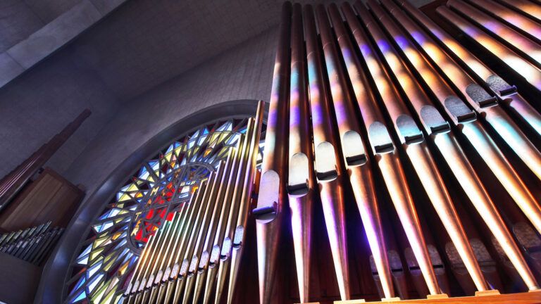 Pipe organ