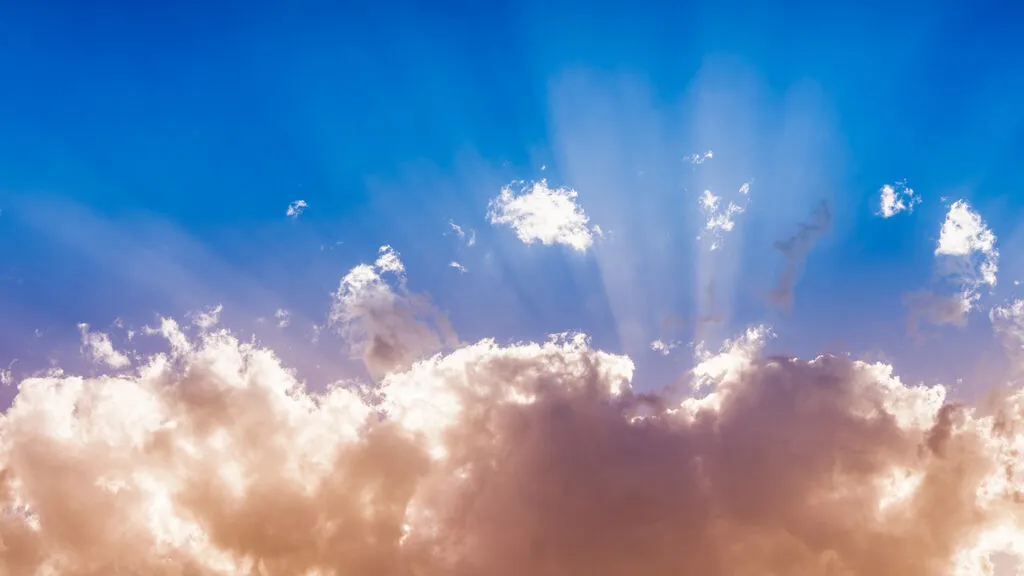 heavenly_beams_clouds