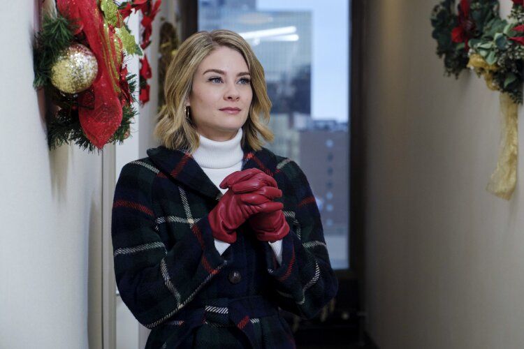 Kim Matula in Ghosts of Christmas Always Hallmark Christmas movie 2022