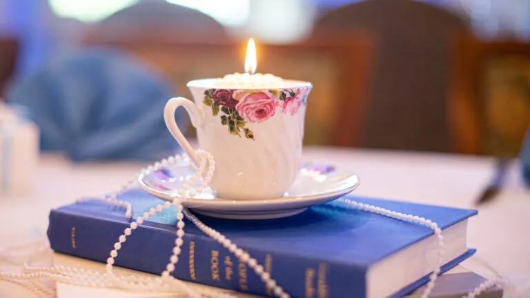 Teacup candle