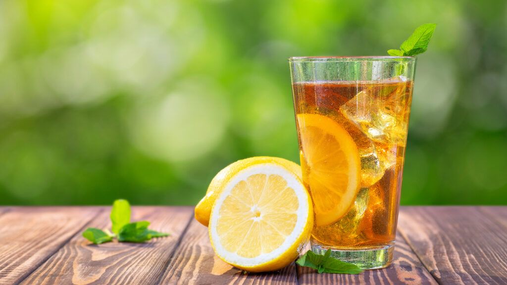 Refreshing iced tea